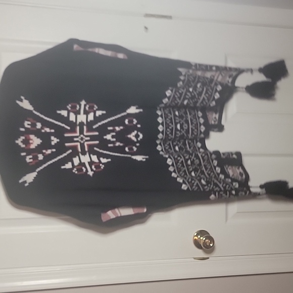 Wrangler Retro S/M Black, Red, White Patterned Sweater - Picture 6 of 6